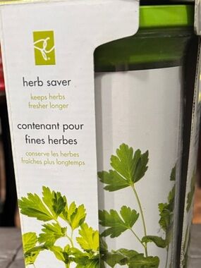 Herb Saver Fresh Storage Container - Green
